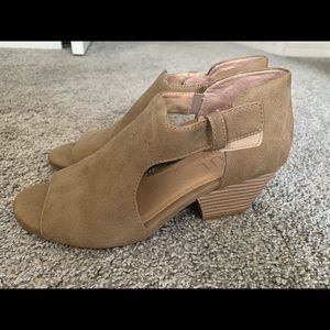 Tan Sandals 👡 NWOT